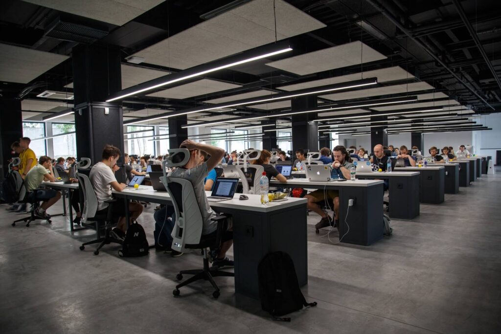 personal de empresa trabajando